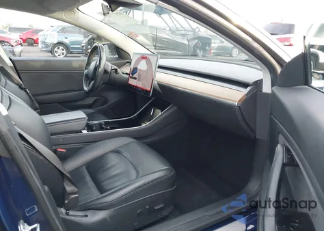 2018 Tesla Model 3 Long Range/Mid Range из США, поврежденный, VIN 5YJ3E1EA7JF005463